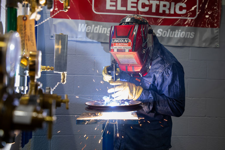 welder welding